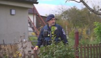 V chatke našli cudzieho človeka, ktorý si tam ustlal. Polícia ich kontroluje, chcú zabrániť vykrádačkám