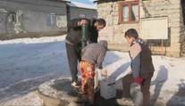 O jednu studňu sa delí 2500 ľudí. Na Spiši sa konečne dočkajú tečúcej vody