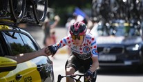 Obrovská rana pre Tour de France. Dvojnásobného víťaza po páde čaká operácia, topfavorit musel odstúpiť