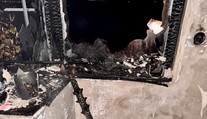 Prskavky spôsobili požiar dvoch rôznych bytov na Štedrý deň. Pre plamene evakuovali desiatky ľudí