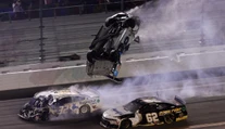 Preteky NASCAR v Daytone poznačila hrozivá havária v poslednom kole