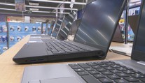 Až 350 eur na notebooky dostanú všetci prváci a deti z chudobných rodín. Rozbehne sa veľký výpredaj na Bazoši?