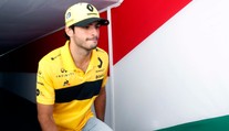 Carlos Sainz ml. definitívne nahradí Alonsa