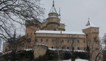 Ľad pri Bojnickom zámku láka korčuliarov. Pamiatkari majú jasnú odpoveď