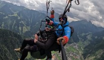 Z Rakúska do Francúzska a späť: Slovák preletel Alpy s paraglidom a vlastnou silou
