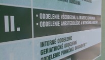 Po siedmich rokoch začali súdiť dvoch lekárov, ktorí mali zaviniť smrť 20-ročného Filipa