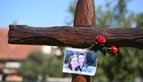 Na mieste vraždy Jána Kuciaka a Martiny Kušnírovej vyrástol pamätník. Má symbolický odkaz