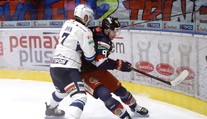 Štvorgólový Buček zabezpečil Nitre bod v bláznivom dueli. Nové Zámky definitívne opúšťajú extraligu