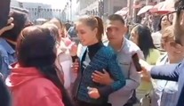 VIDEO: Šokujúci incident poukázal na veľký problém. Mexickú prezidentku priamo pred kamerami sexuálne obťažoval muž