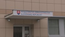 Zahraničie lieky prepláca, u nás ich poisťovne zamietli. Vážne chorí Slováci si liečbu musia hradiť sami