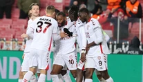 Šatka zmenil európsku históriu tureckého klubu. Fiorentina prežila s Poliakmi šokujúce chvíle