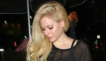 Konečne šťastná? Po boku Avril Lavigne sa ukázal neznámy muž