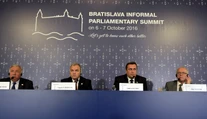 Európa by mala byť pre ľudí zrozumiteľnejšia, zhodujú sa šéfovia parlamentov