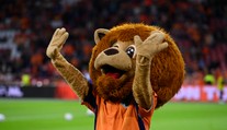 Nevídaná pokuta v Španielsku. Profesionálny futbalista obťažoval ženu v kostýme maskota