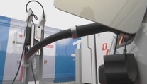 ÚVO preverí súťaž o nabíjacie stanice na diaľničných odpočívadlách