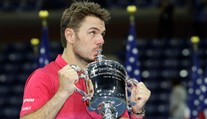 Zmena na tróne. Wawrinka zlomil trpiaceho Djokoviča