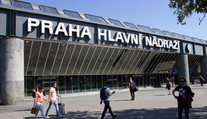 Poplach v Prahe. Hlavnú železničnú stanicu evakuovali