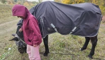 Prišla o všetko, zostal jej len kôň. Slovenka (55) s ním už roky putuje naprieč Európou