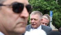 Premiér je znepokojený ruskými útokmi pri našich hraniciach. Plánuje stretnutie s ukrajinskou stranou