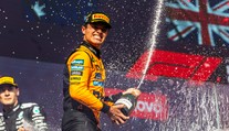 Lando Norris si uvedomuje, že môže veľa stratiť, no paniku nerobí. Zisk titulu by bol splneným snom