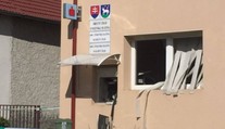 Lupič vo Zvolenskej Slatine zrejme odpálil bankomat: Odniesol si takmer 200-tisíc eur