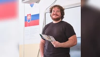 Slovenský učiteľ prekvapil internet. Namiesto bifľovania dátumov učí žiakov myslieť