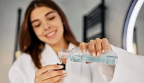Nečakaný zázrak pre zuby a ďasná: Páchnuca zelenina dokáže viac než chemické ústne vody
