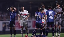 VIDEO: Zrútil sa na trávnik a už sa neprebral. Uruguajský futbalista zomrel na následky zástavy srdca
