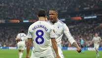 Oslavy trofeje po troch dekádach. Aston Villa zvíťazila vo finále Európskej ligy