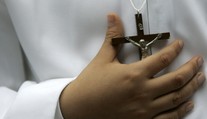NAKA už rieši incident na prijímaní v Trnave. Rómske dievča malo sedieť oddelene