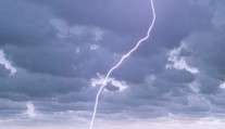 Na športovom podujatí v Nemecku udrel do ľudí blesk. Hlásia deväť zranených