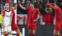 VIDEO: Musialove sólo od polovice, Gnabryho jasličky či premiérový gól Ita. Bayern konečne dominoval