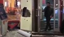 VIDEO: Spúšť ako po tornáde. Bojovník MMA zdemoloval banku na nepoznanie