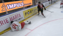 VIDEO: Slovák po tvrdom zákroku skončil v nemocnici. Tréner Třinca po stretnutí nepotešil ani reprezentáciu