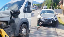 VIDEO: Vážna nehoda v Žiline. Auto prešlo do protismeru, zranilo sa päť ľudí
