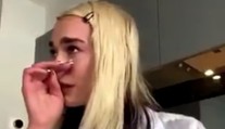 Dua Lipa to nezvládla a rozplakala sa. Fanúšikom oznámila smutnú správu