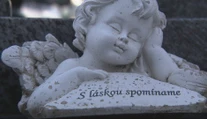 Ako sa rozprávať s deťmi o smrti? Odborníčka prezradila, či je vhodné ich zobrať na pohreb