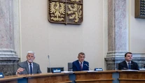 Spor medzi Pavlom a Babišom rozhodol až súd: Prezidenta musia zobrať na samit NATO