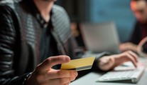 Ďalšia vlna hackerských útokov: Cez SMS idú po vašich peniazoch