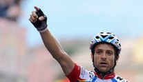 Zahynul na bicykli! Víťaza Giro d'Italia 2011 usmrtil kamión