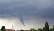 FOTO+VIDEO: Extrémne počasie udrelo len kúsok od Slovenska. Českom sa prehnalo ďalšie tornádo
