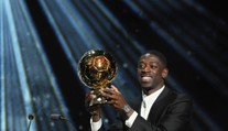 VIDEO: Predpoklady sa potvrdili. Zlatú loptu si odniesol hviezdny Francúz Ousmane Dembélé