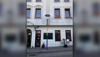 Stĺp na Zámockej ulici je opäť v dúhových farbách. Pri jeho maľovaní sa dvom ženám vyhrážali smrťou