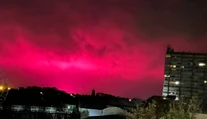 Mysleli si, že prichádza koniec sveta. Oblohu nad Anglickom osvetlila jasnoružová žiara