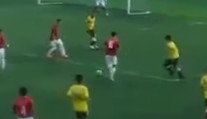 VIDEO: Gól ako z učebnice futbalu. Tínedžeri predviedli dokonalú tímovú prácu