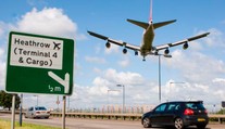 Britský parlament schválil rozšírenie londýnskeho letiska Heathrow o novú dráhu