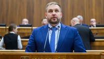 Poslanci schválili legislatívne úpravy v rámci dohody vlády s lekárskymi odborármi