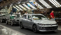 Volkswagen ohlásil veľké škrty vo výrobe. O zatváraní závodov či prepúšťaní mlčí