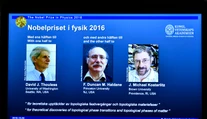 Nobelovu cenu za fyziku získali traja americkí vedci