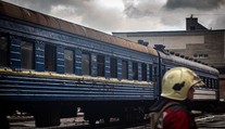Útoky na ukrajinské železnice sa strojnásobili. Rusko cieli na logistiku a vlaky
